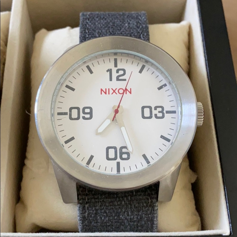 Nixon watch